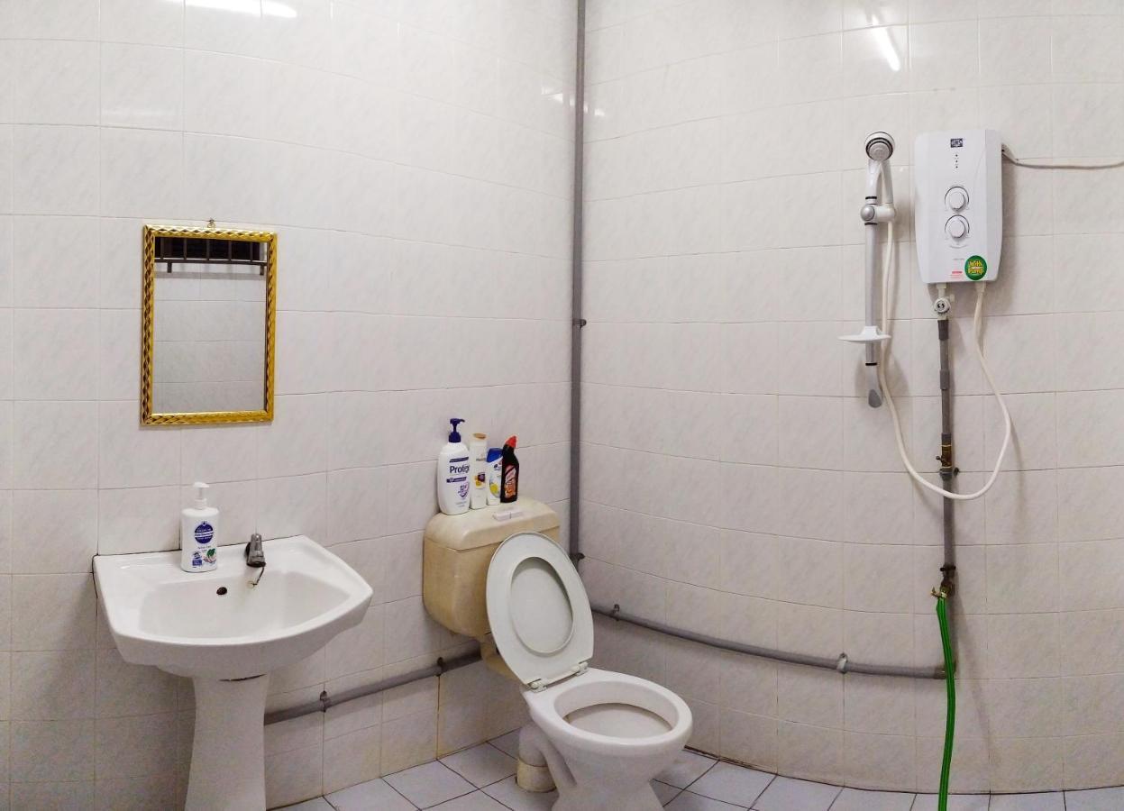 Victoria Homestay Sibu - Next To Shopping Complex & Large Car Park Area With Autogate ภายนอก รูปภาพ